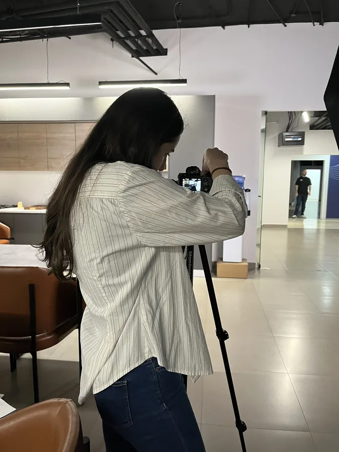 Duna Al-Sabbagh on a photography shoot